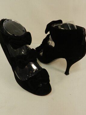Sergio Rossi Suede Bow heels back zip black made in Italy Size Sz 37.5 US 7.5